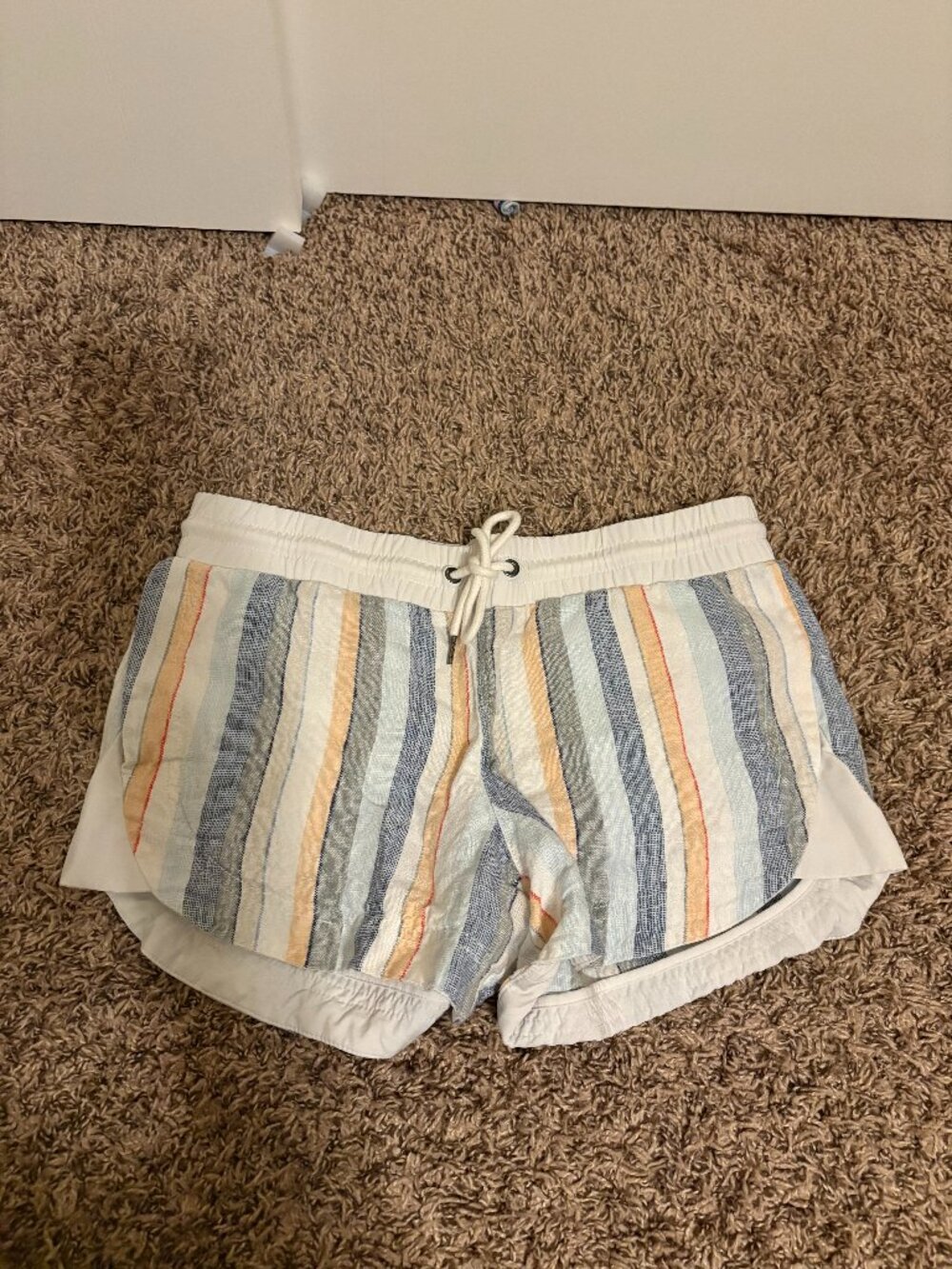 Athleta Beachside Bali Linen Shorts 4 Elastic Waist Drawstring Pocket Stripes